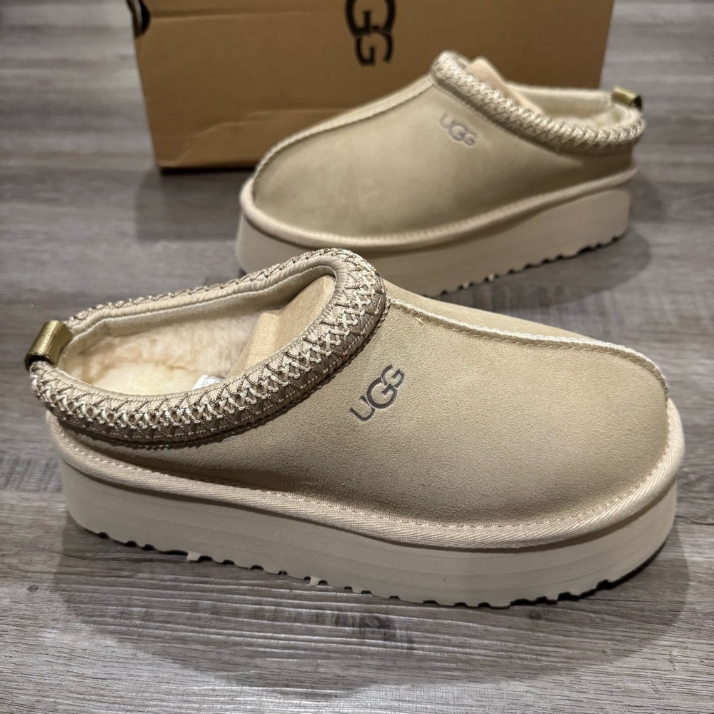 UGG Tazman Platform Slip On Mule Slippers in Mustard Seed